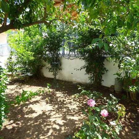 Venetia's Seaside Garden Апартаменты