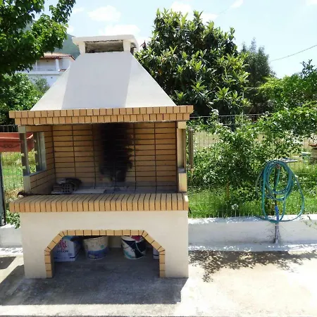 Venetia's Seaside Garden * Микра Мандиния